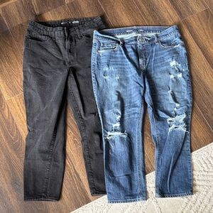 Bundle of 2 Old Navy Black & Distressed Blue Women's Cropped Jeans size 12short